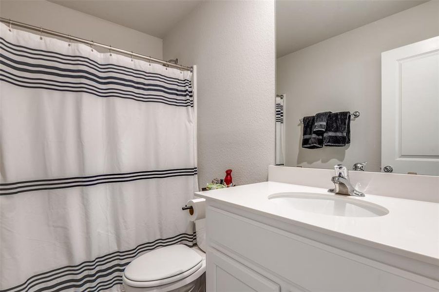 Furnished interior view inside a new home in Esperanza, Mesquite (Image 15).