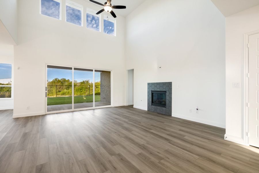 Spacious, unfurnished interior of a new home in Cambridge Crossing, Celina (Image 27).