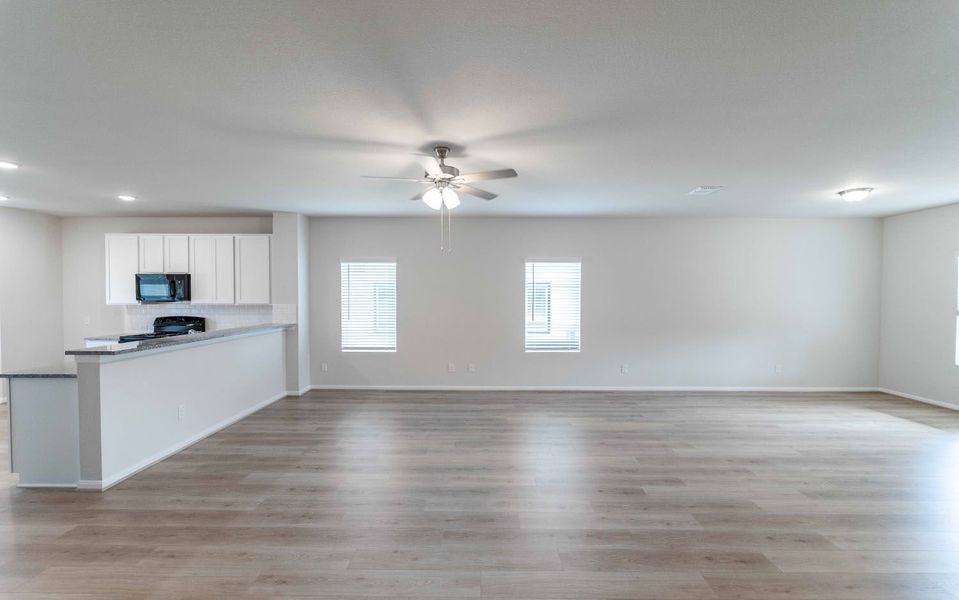 Spacious, unfurnished interior of a new home in Hunters Glen, Jarrell (Image 9).