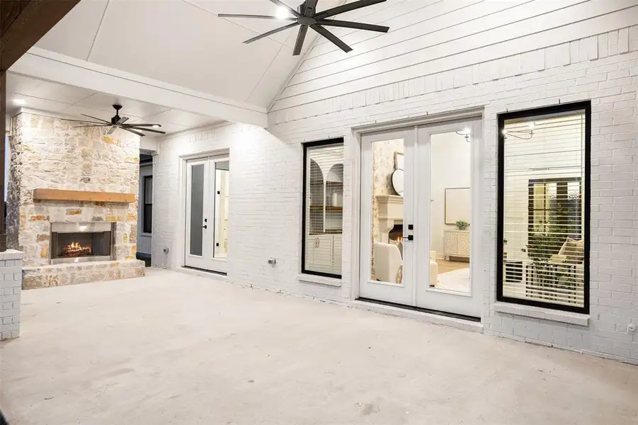 Exterior details and patio area of a home in , Waxahachie (Image 4).