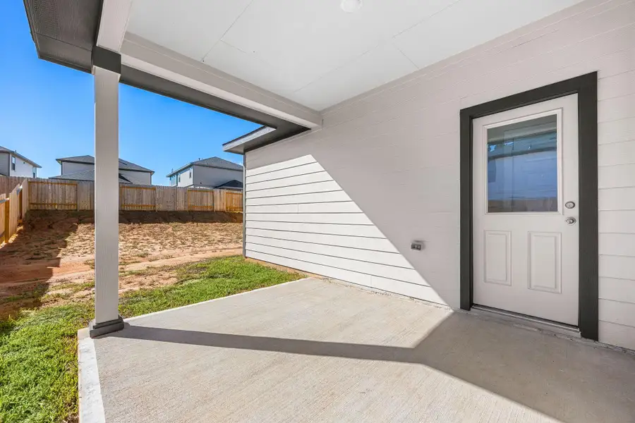 A covered patio designed for both comfort and style, offering a seamless extension of the indoor living space. With clean lines and a sheltered layout, this outdoor area is ideal for morning coffee, evening unwinding, or casual gatherings. A covered patio designed for both comfort and style, offering a seamless extension of the indoor living space. With clean lines and a sheltered layout, this outdoor area is ideal for morning coffee, evening unwinding, or casual gatherings.