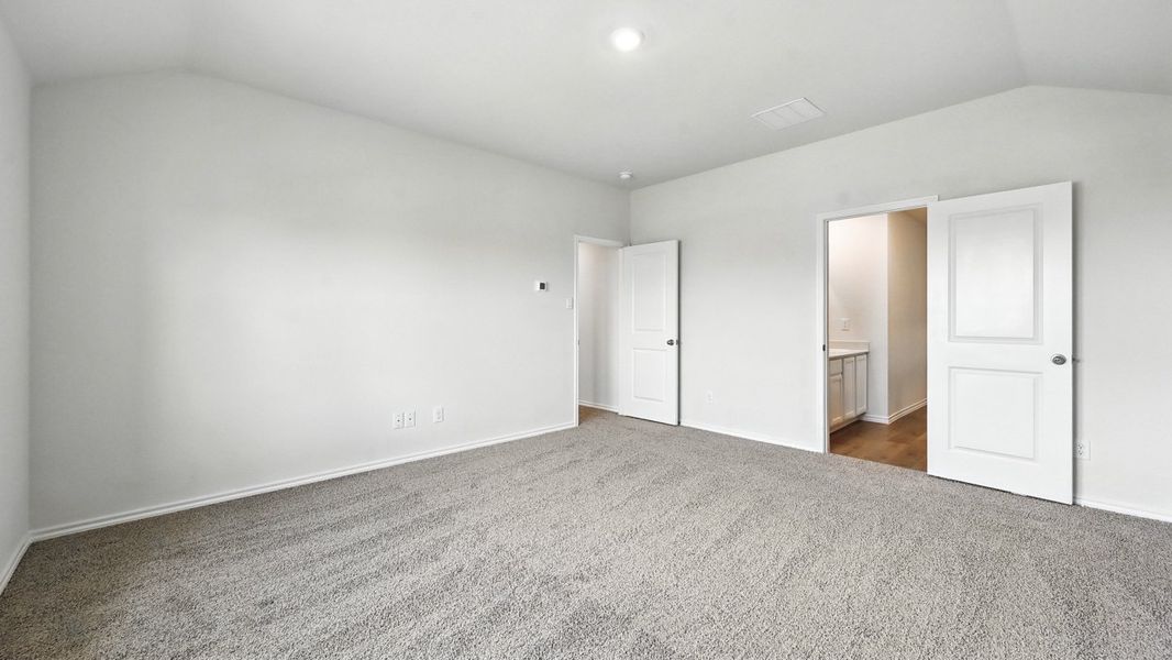 Spacious, unfurnished interior of a new home in Wildcat Ranch, Crandall (Image 27).