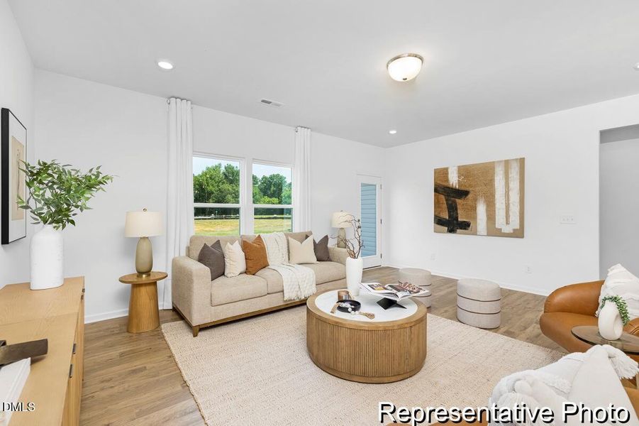 NTR 22 Devin 2098 EB3 IO (14)-14REP