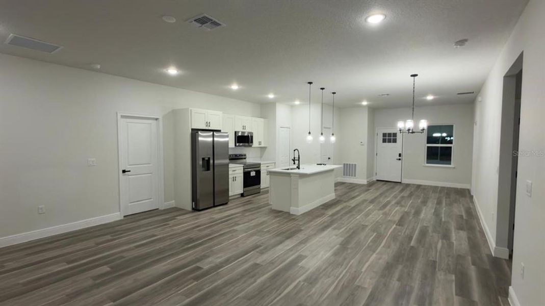 Spacious, unfurnished interior of a new home in , Ocala (Image 13).