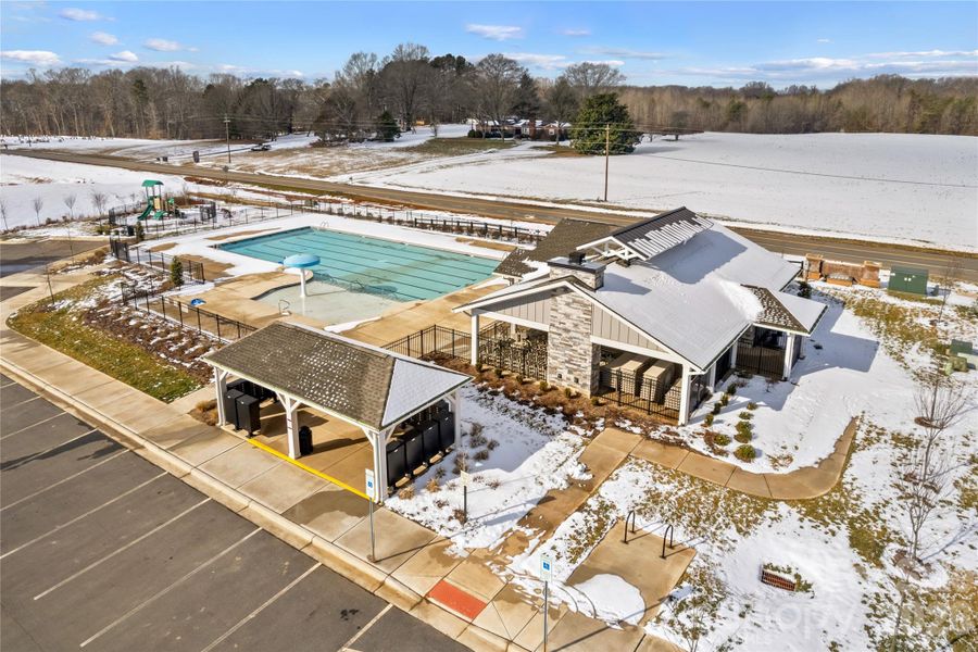 Community amenities in Wallace Springs, Statesville (Image 40).