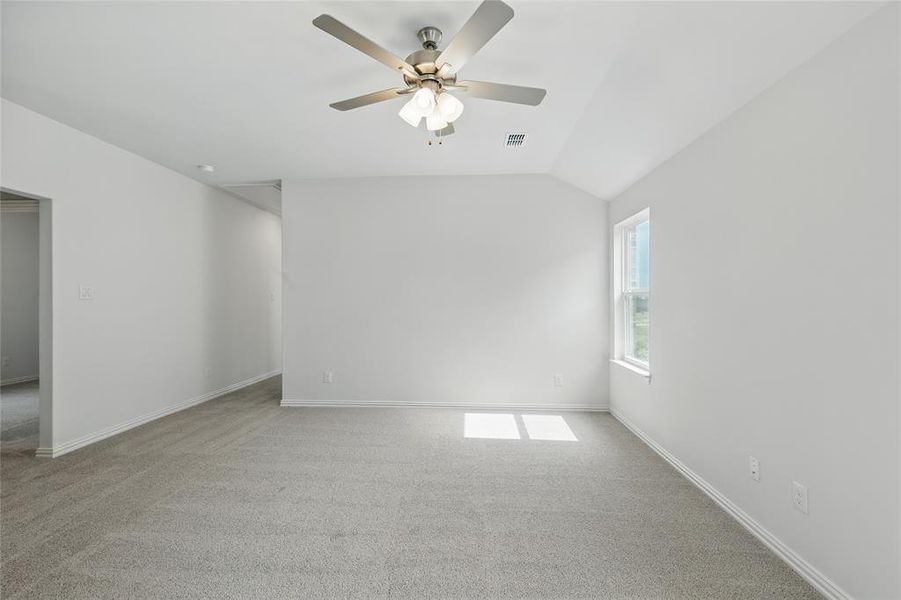 Spacious, unfurnished interior of a new home in Bel Air Village, Sherman (Image 28).