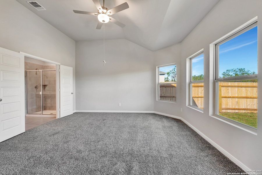 Spacious, unfurnished interior of a new home in Paloma Park, Converse (Image 34).