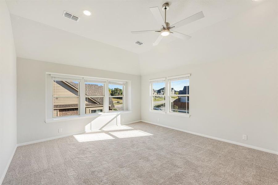 Spacious, unfurnished interior of a new home in Hayes Crossing, Midlothian (Image 27).