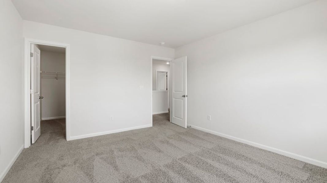 Spacious, unfurnished interior of a new home in Hunters Ridge, Woodruff (Image 31).