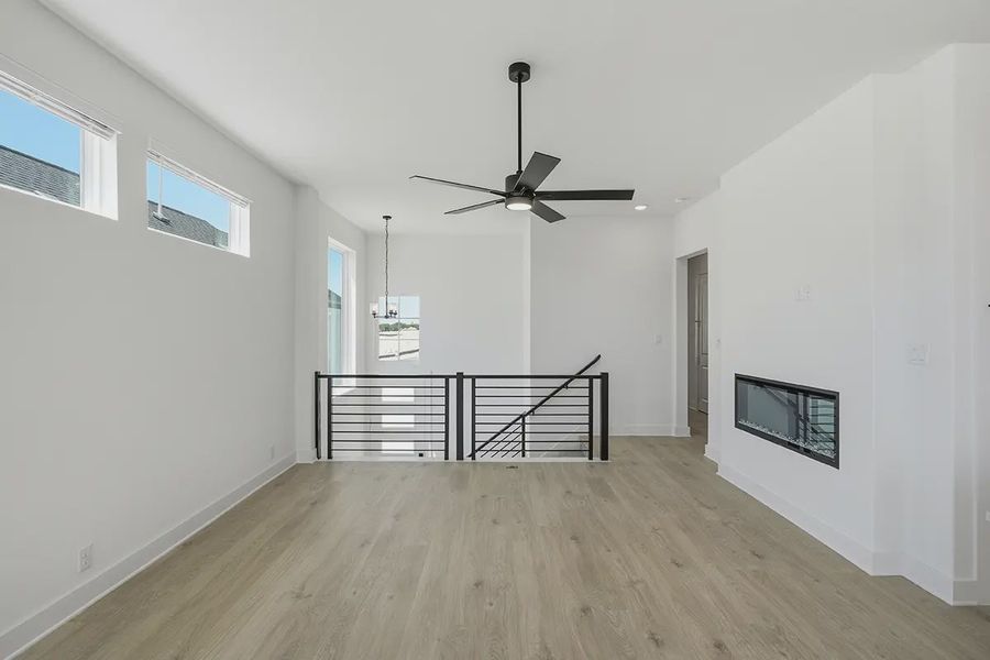 Spacious, unfurnished interior of a new home in Prominence Urban, San Antonio (Image 20).