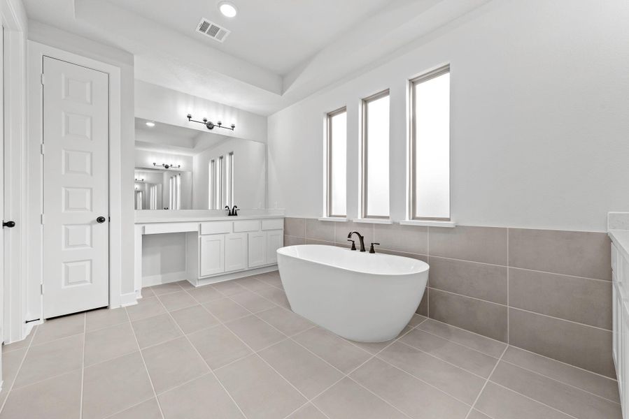 Representative image. Features, specifications, selections and colors may vary.