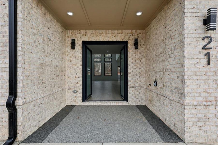 Exterior details and patio area of a home in , Auburn (Image 3).