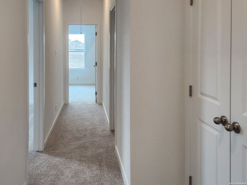 Spacious, unfurnished interior of a new home in Arcadia Ridge, San Antonio (Image 21).