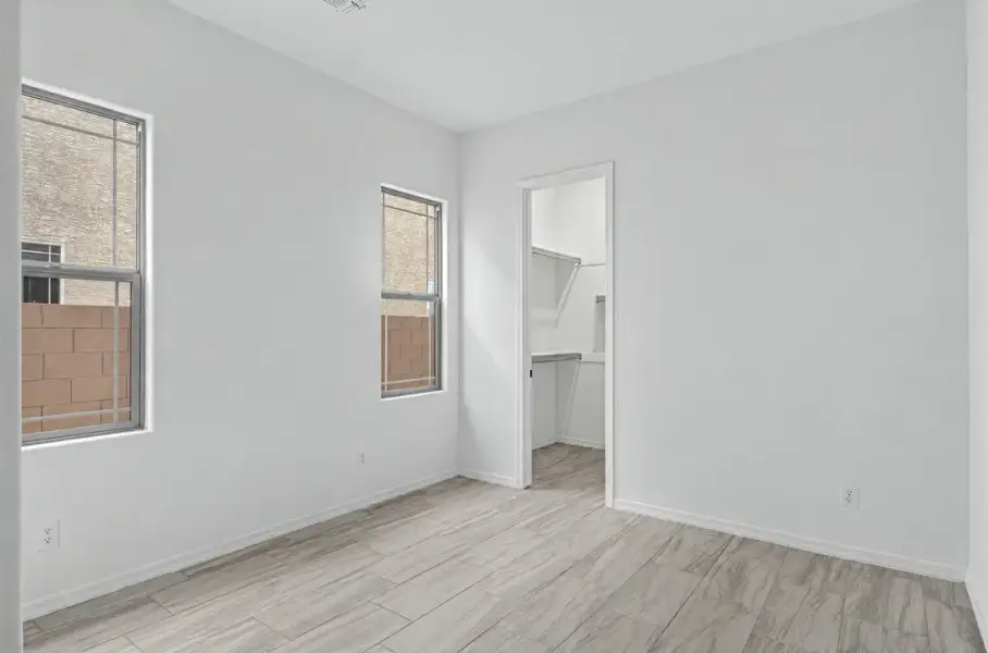 Spacious, unfurnished interior of a new home in Aloravita South, Peoria (Image 23).