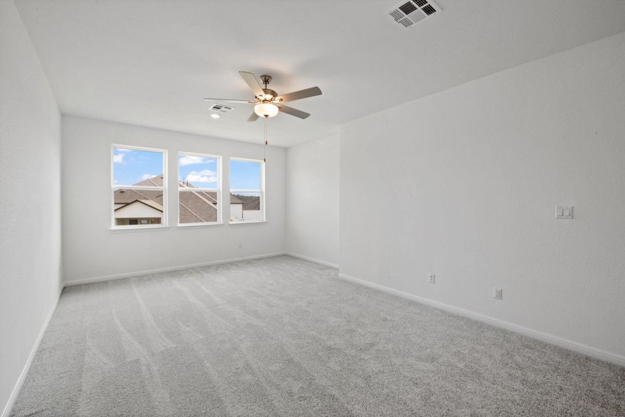 Spacious, unfurnished interior of a new home in , Leander (Image 22).