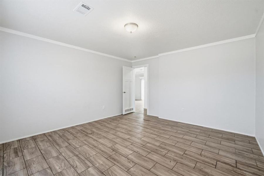 Spacious, unfurnished interior of a new home in , Hawley (Image 22).