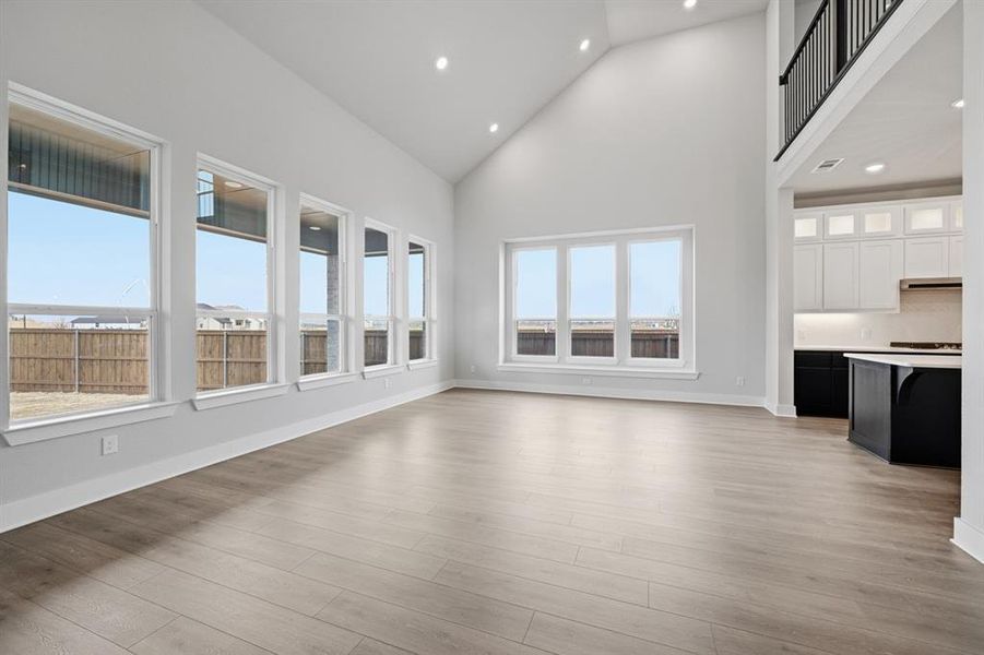 Spacious, unfurnished interior of a new home in Cambridge Crossing, Celina (Image 17).