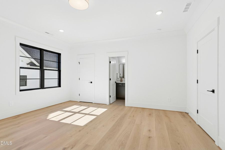 051-487784-IMG_8641 051-487784-IMG_8641