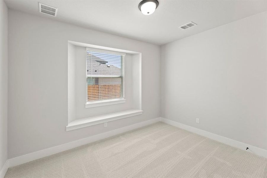 Spacious, unfurnished interior of a new home in Woodcreek, Rockwall (Image 26).