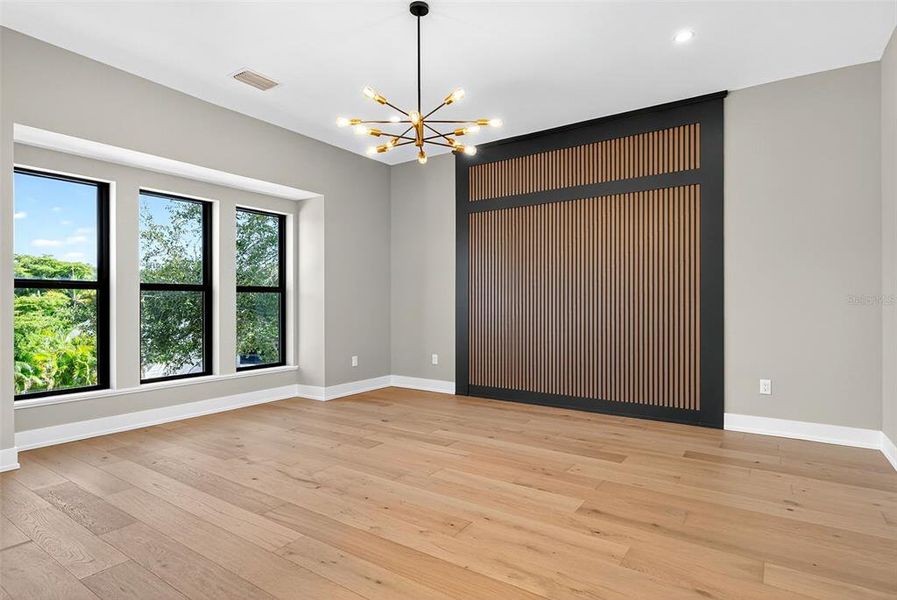 Spacious, unfurnished interior of a new home in , Sarasota (Image 28).