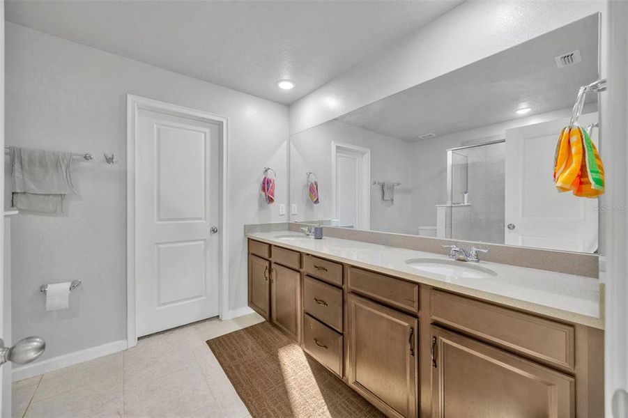 Furnished interior view inside a new home in , Lutz (Image 5).