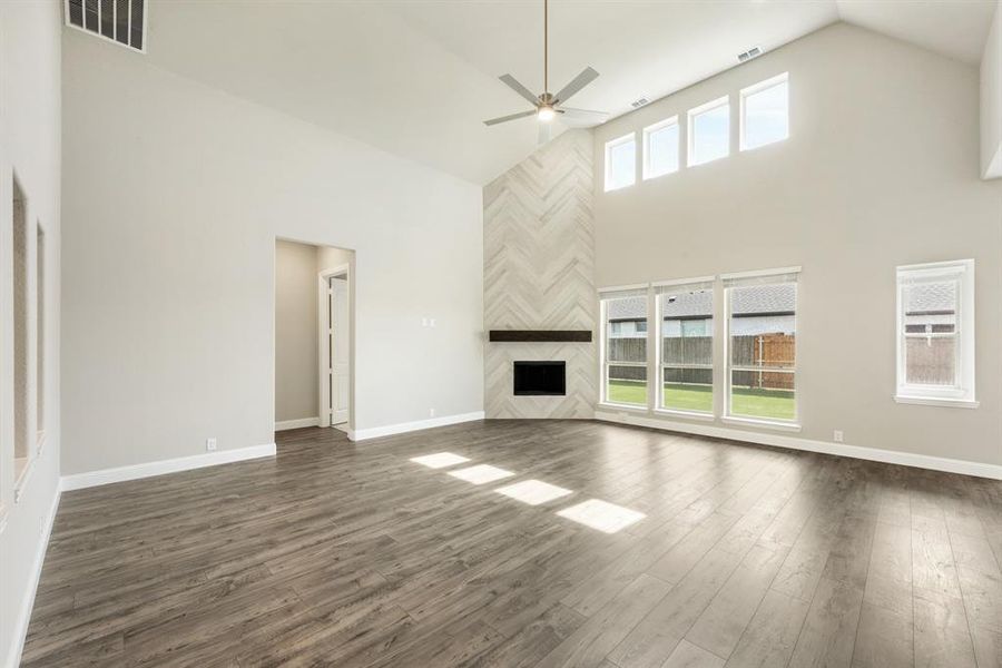 Spacious, unfurnished interior of a new home in Ridgepoint, Midlothian (Image 40).
