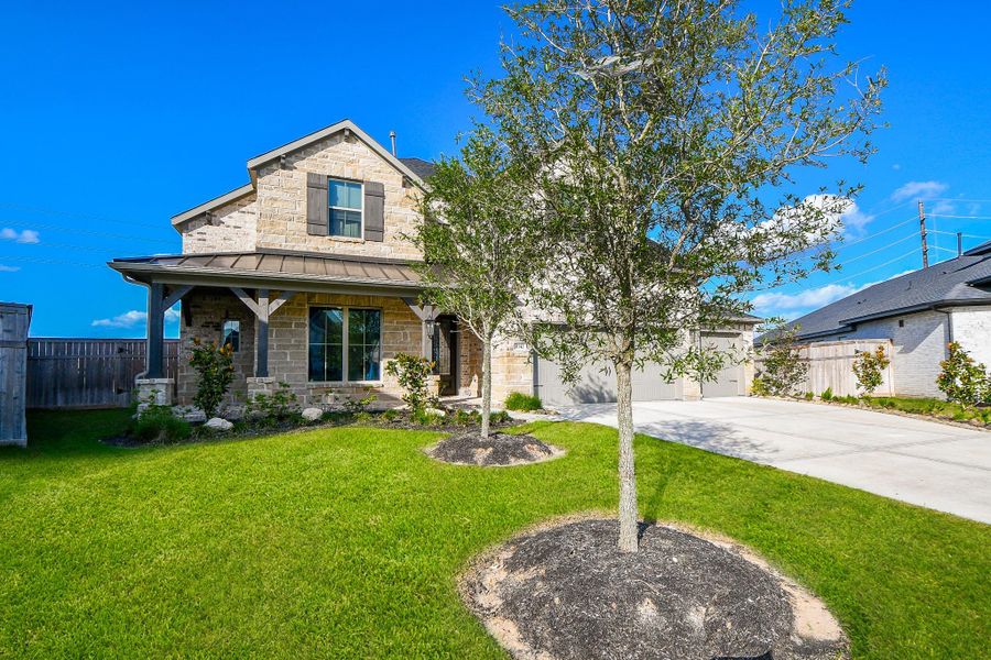 There's something special here that reminds us of an extraordinary architectural period in history: the Craftsman era; defined by its use of abundant natural materials (inside and out), with distinct column treatment on the large front porch of its homes. While the style resembles Craftsman homes, most important, it conveys warmth and excellent construction. There's something special here that reminds us of an extraordinary architectural period in history: the Craftsman era; defined by its use of abundant natural materials (inside and out), with distinct column treatment on the large front porch of its homes. While the style resembles Craftsman homes, most important, it conveys warmth and excellent construction.