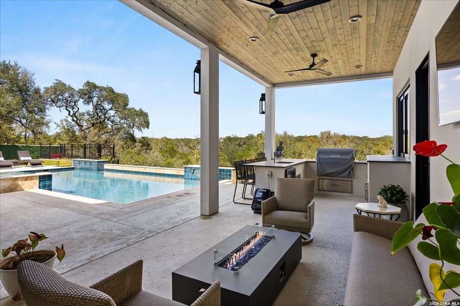 Exterior details and patio area of a home in , Fair Oaks Ranch (Image 4).