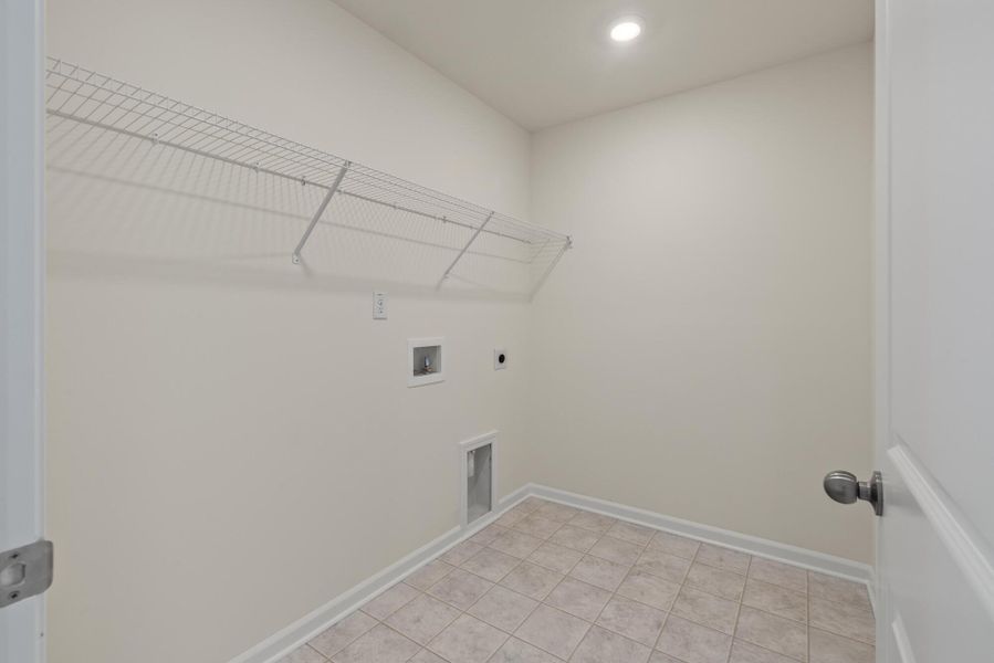 Spacious, unfurnished interior of a new home in Parker's Preserve, Ridgeville (Image 44).