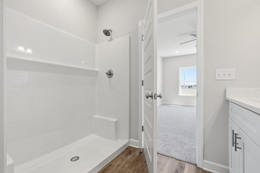 Furnished interior view inside a new home in McCarthy Estates, Defuniak Springs (Image 6).