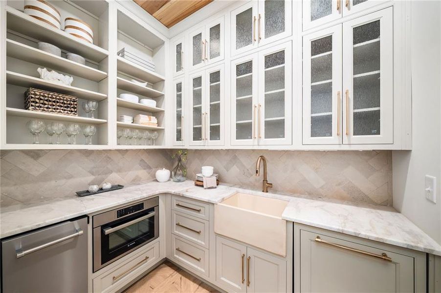 Furnished interior view inside a new home in , Alpharetta (Image 51).