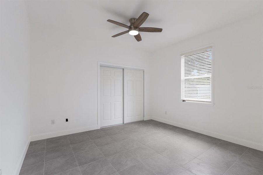 Spacious, unfurnished interior of a new home in , Bradenton (Image 9).