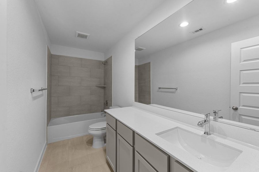 Furnished interior view inside a new home in Briarwood Crossing, Rosenberg (Image 7).