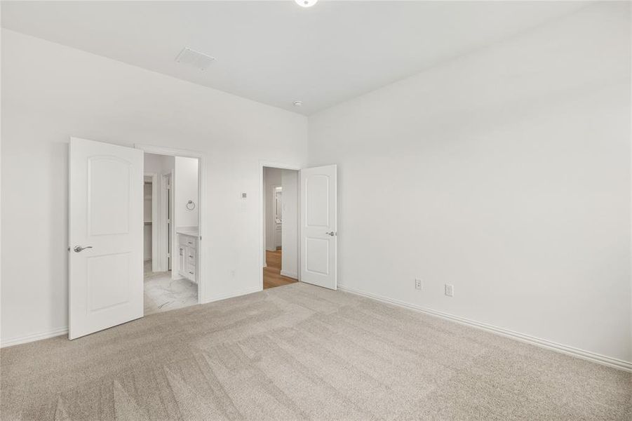 Spacious, unfurnished interior of a new home in Edgewater, Fate (Image 25). Spacious, unfurnished interior of a new home in Edgewater, Fate (Image 25).