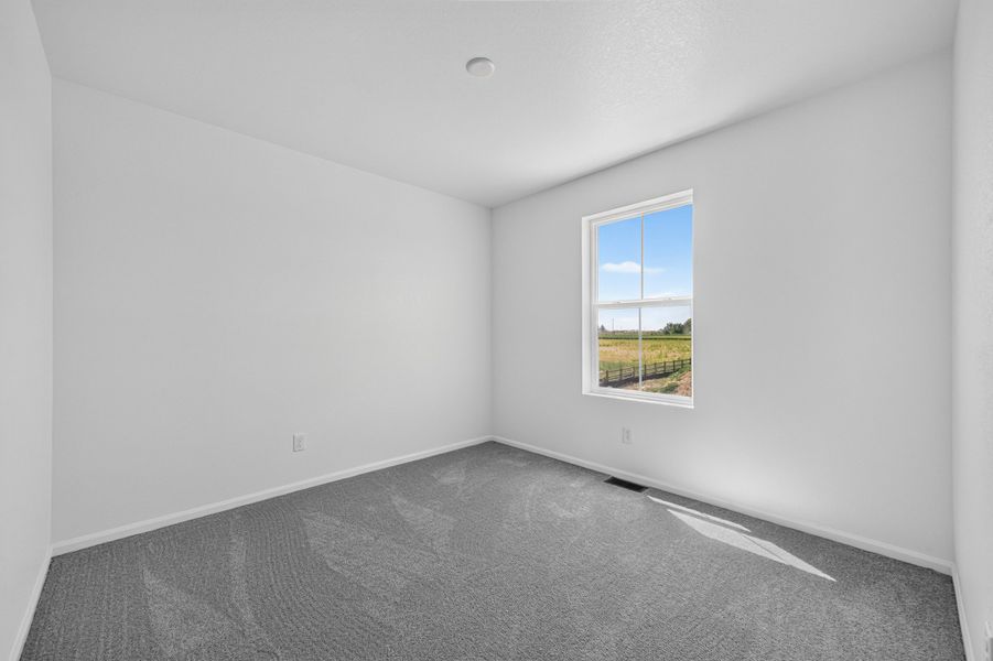 Spacious, unfurnished interior of a new home in Lake Bluff, Greeley (Image 18).