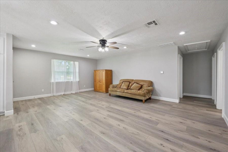 Image 25 of a home in . Image 25 of a home in .