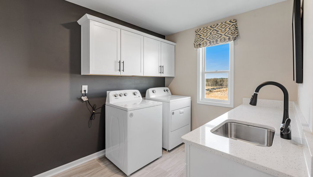 Representative furnished interior of a home built from the HAMPSHIRE by D.R. Horton in Cottonwood Ridge, Piedmont (Image 34).