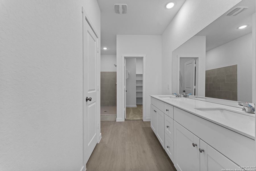 Image 24 of a home in Waterwheel: Coastline Collection.