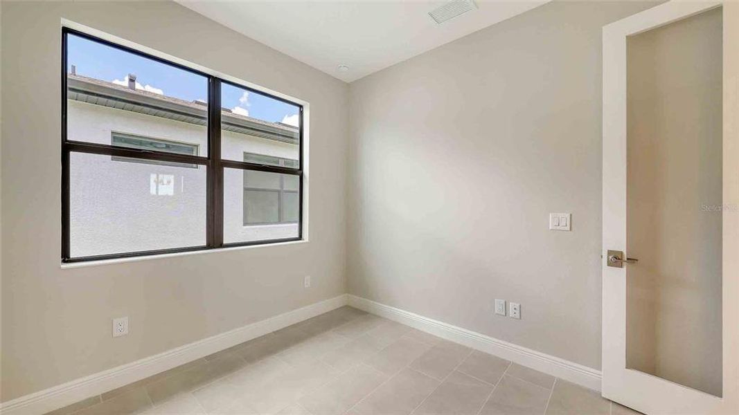 Spacious, unfurnished interior of a new home in Woodland Preserve, Parrish (Image 20).