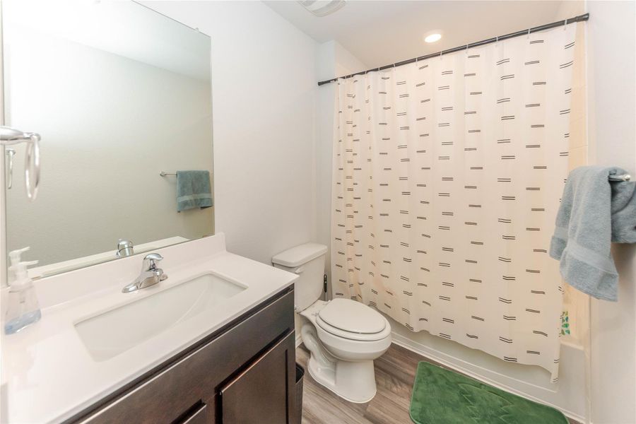 Furnished interior view inside a new home in Willow Glenn, Temple (Image 11).