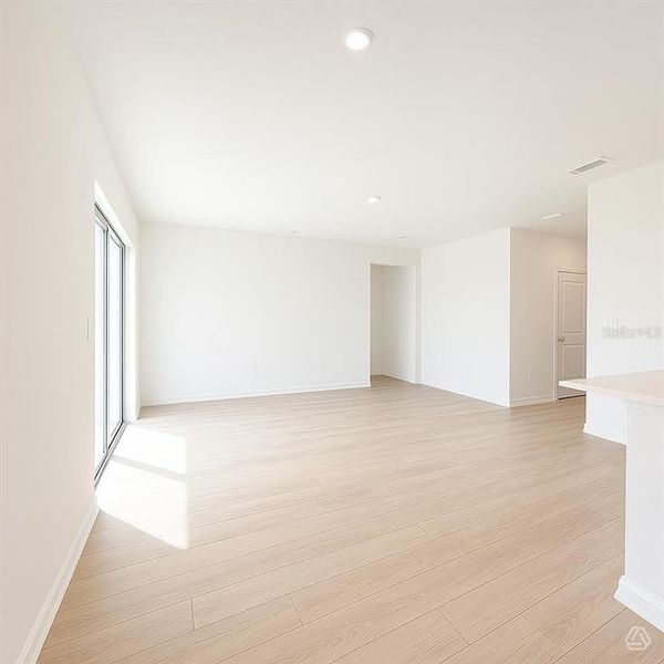 Spacious, unfurnished interior of a new home in Broadleaf, Parrish (Image 7).