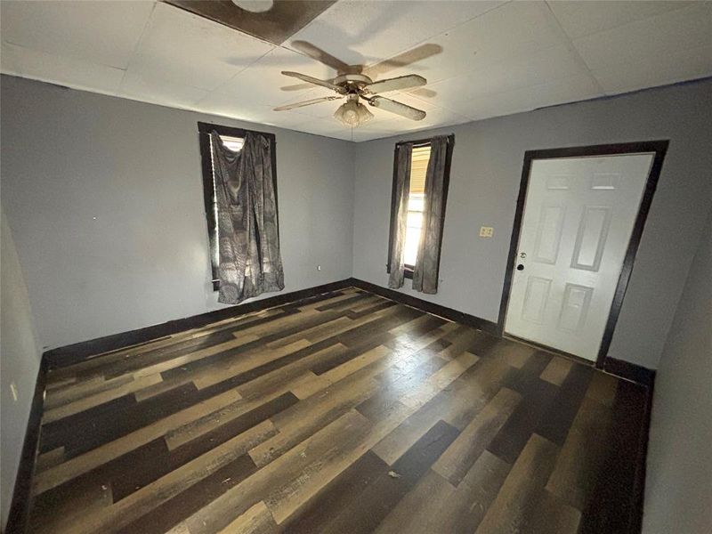 Spacious, unfurnished interior of a new home in , Cleburne (Image 14).