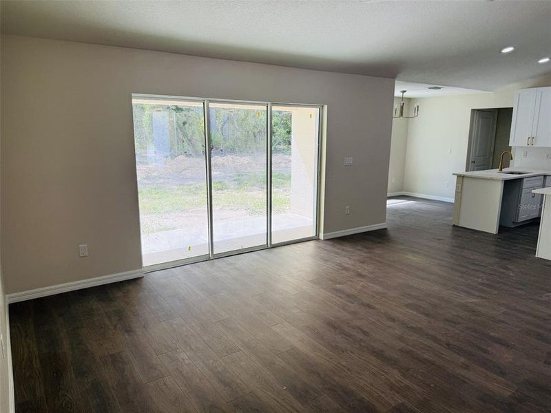 Spacious, unfurnished interior of a new home in , Weeki Wachee (Image 11).