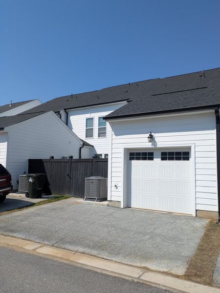 Exterior details and patio area of a home in , Ravenel (Image 3).