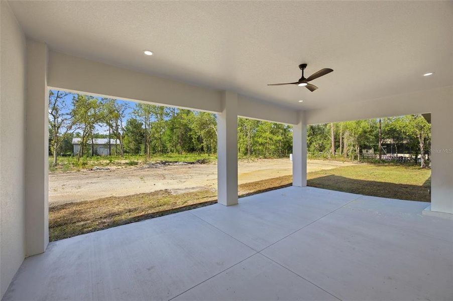 Exterior details and patio area of a home in , Dunnellon (Image 3). Exterior details and patio area of a home in , Dunnellon (Image 3).