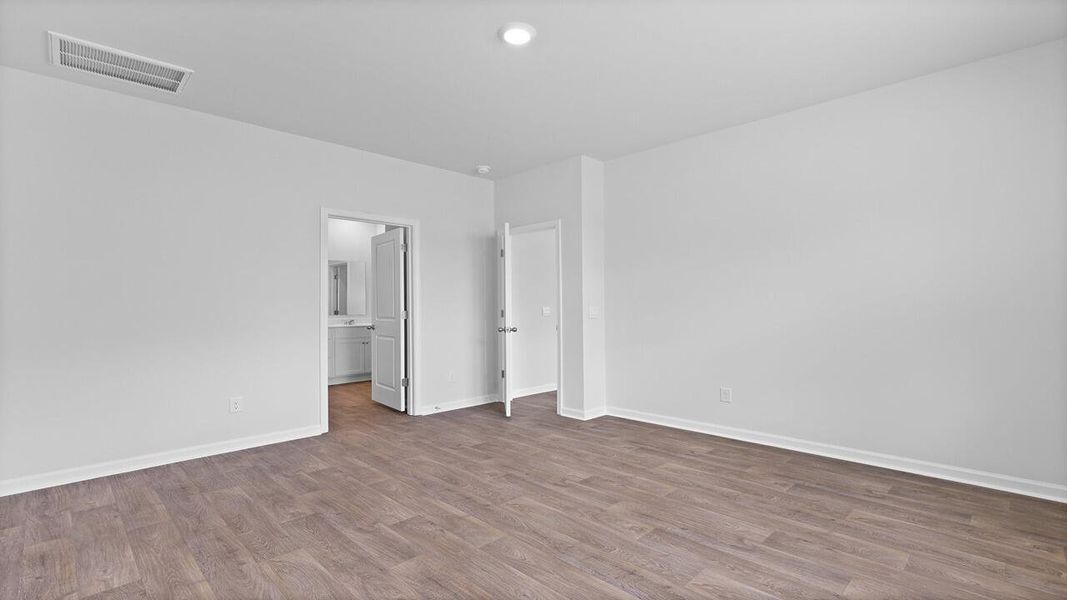 Spacious, unfurnished interior of a new home in Rivers Reach, Yemassee (Image 19).