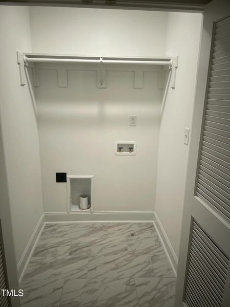 -Washer/Dryer Closet