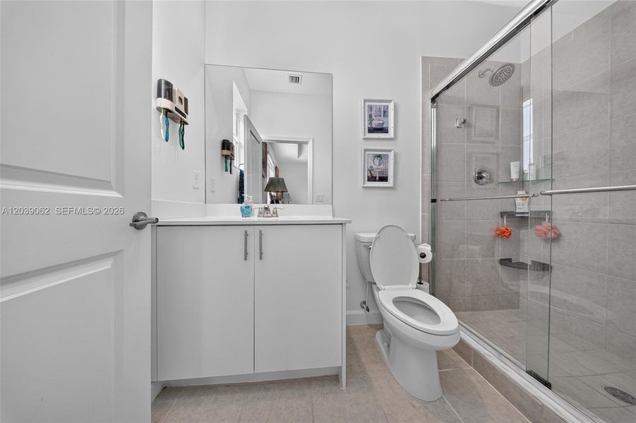 Furnished interior view inside a new home in , Homestead (Image 12).