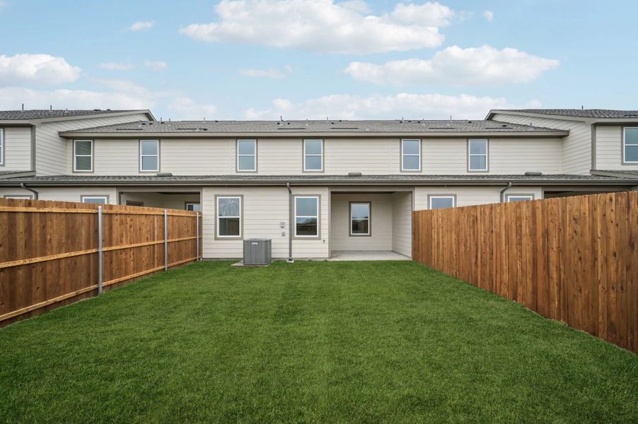 Representative exterior details of a home built from the Rayne by Starlight Homes in Coyote Meadows, Anna (Image 3).