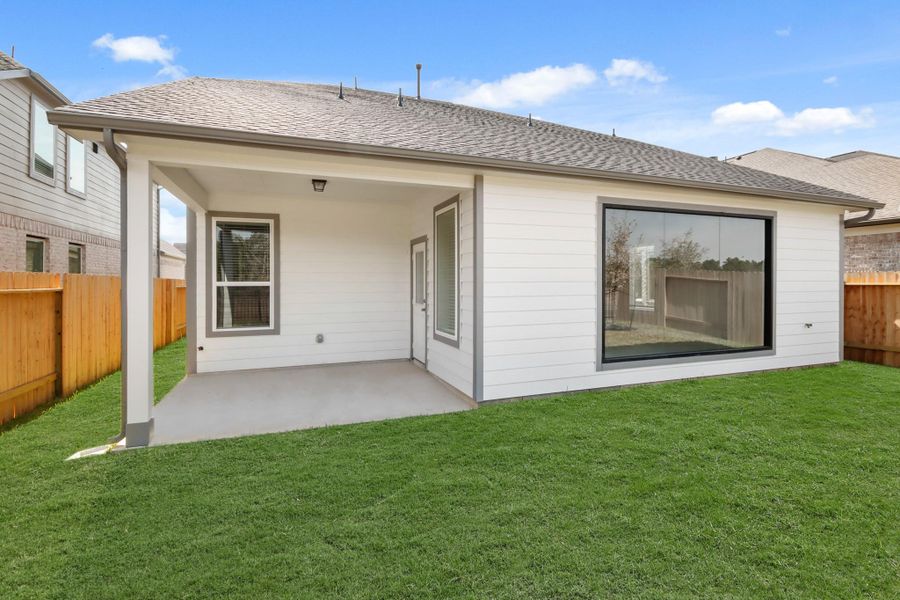 Exterior details and patio area of a home in Barton Creek Ranch, Conroe (Image 2). Exterior details and patio area of a home in Barton Creek Ranch, Conroe (Image 2).